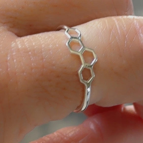 Sterling Silver Honey Comb Ring - Picture 10 of 11